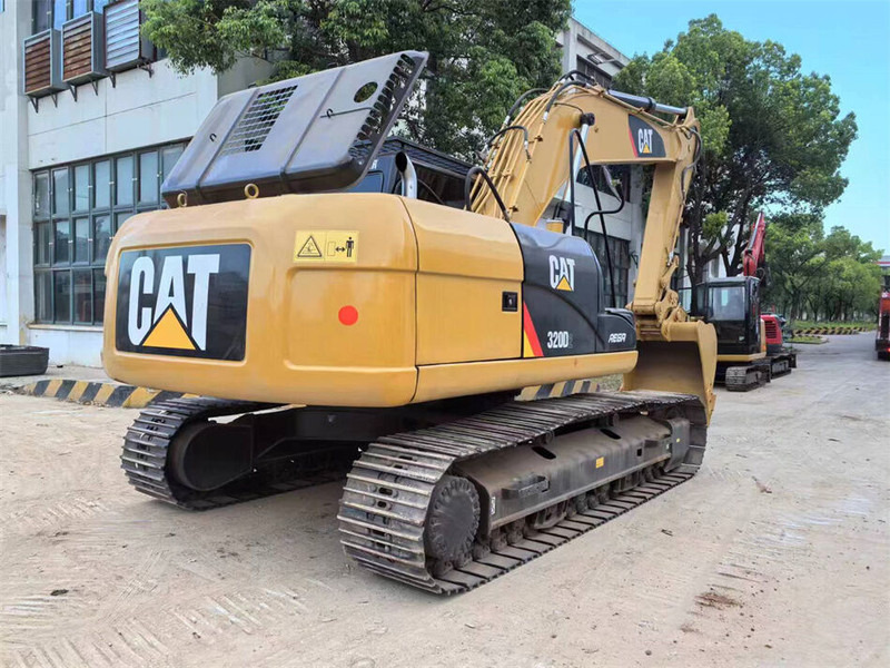 Caterpillar 320D2 - Máy xúc bánh xích: hình 2 Caterpillar 320D2 - Máy xúc bánh xích: hình 2