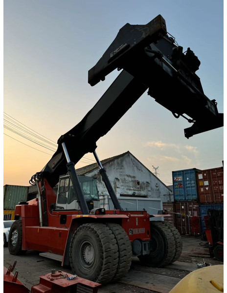Kalmar DRU450 - Xe tiếp cận xếp chồng: hình 4 Kalmar DRU450 - Xe tiếp cận xếp chồng: hình 4