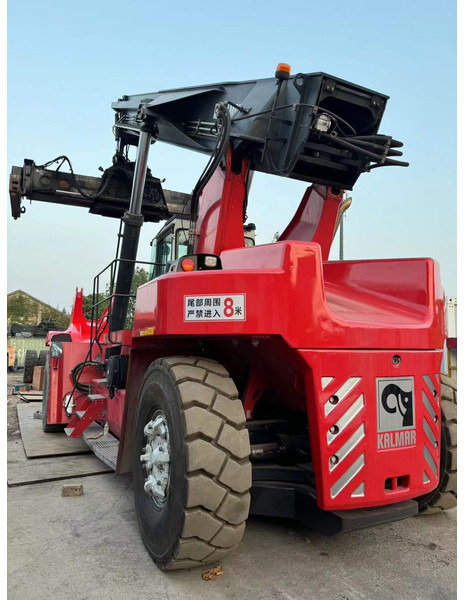 Kalmar DRU450 - Xe tiếp cận xếp chồng: hình 5 Kalmar DRU450 - Xe tiếp cận xếp chồng: hình 5