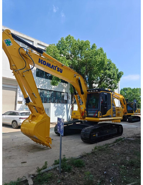 Komatsu PC220-8 - Máy xúc bánh xích: hình 3 Komatsu PC220-8 - Máy xúc bánh xích: hình 3