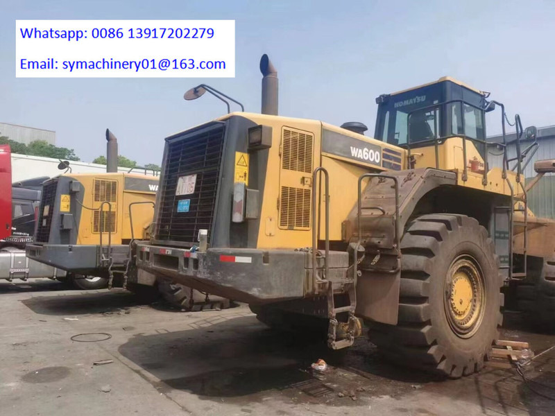 Komatsu WA600-6 - Máy xúc lật bánh lốp: hình 1 Komatsu WA600-6 - Máy xúc lật bánh lốp: hình 1