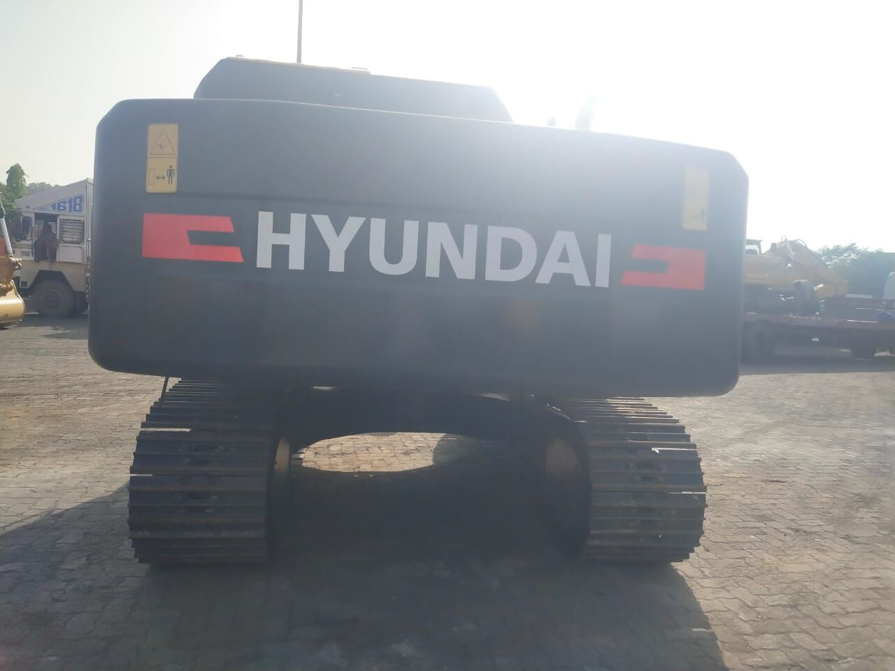 New Hyundai R210 tracked excavator - Máy xúc bánh xích: hình 5 New Hyundai R210 tracked excavator - Máy xúc bánh xích: hình 5