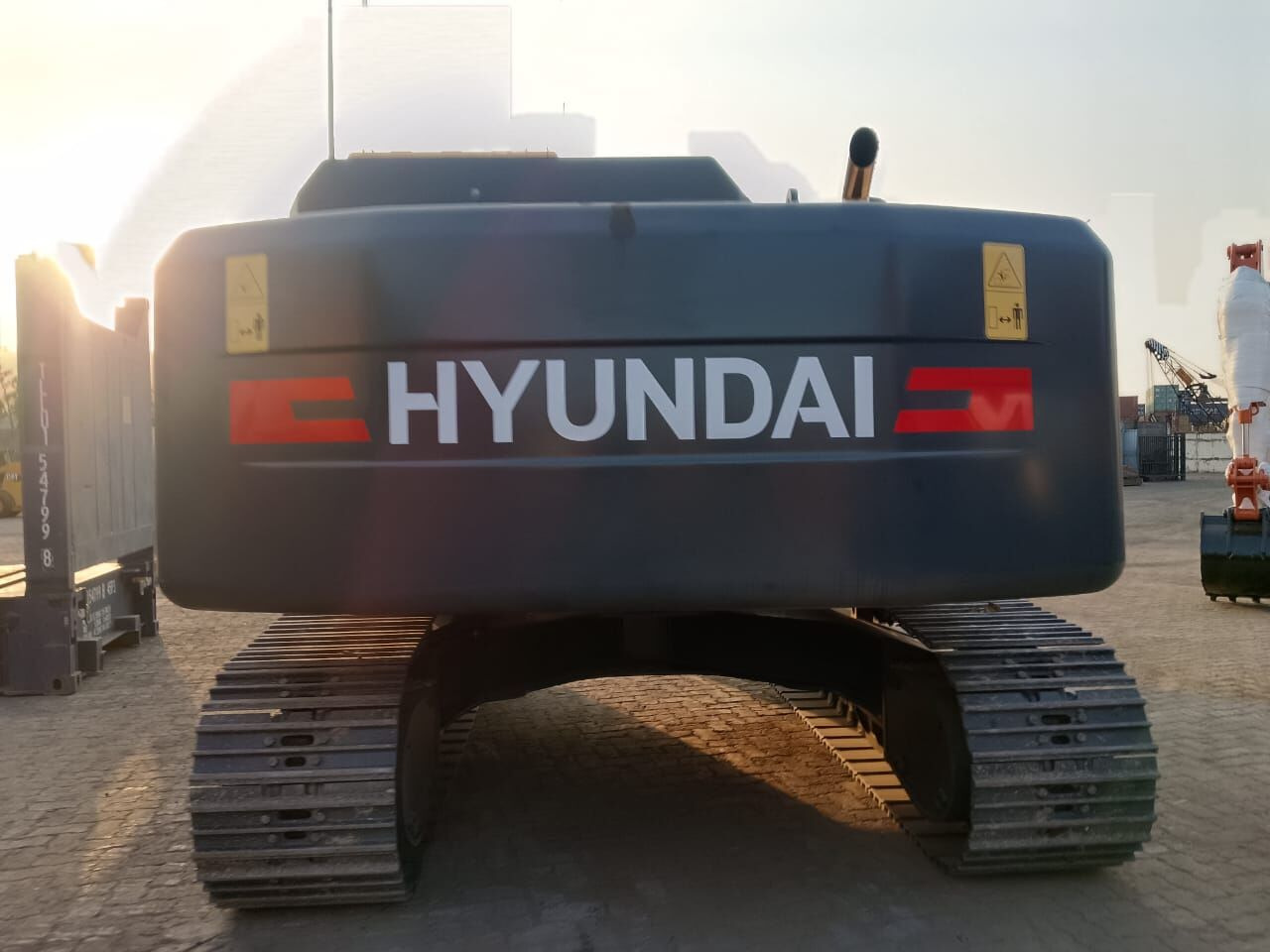 New Hyundai R215L tracked excavator - Máy xúc bánh xích: hình 5 New Hyundai R215L tracked excavator - Máy xúc bánh xích: hình 5
