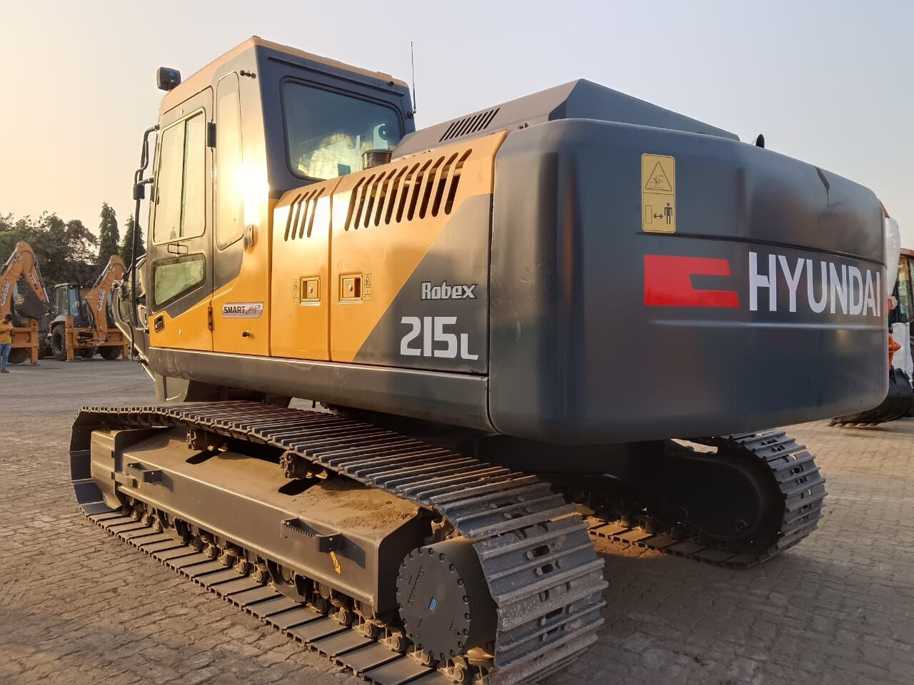 New Hyundai R215L tracked excavator - Máy xúc bánh xích: hình 4 New Hyundai R215L tracked excavator - Máy xúc bánh xích: hình 4