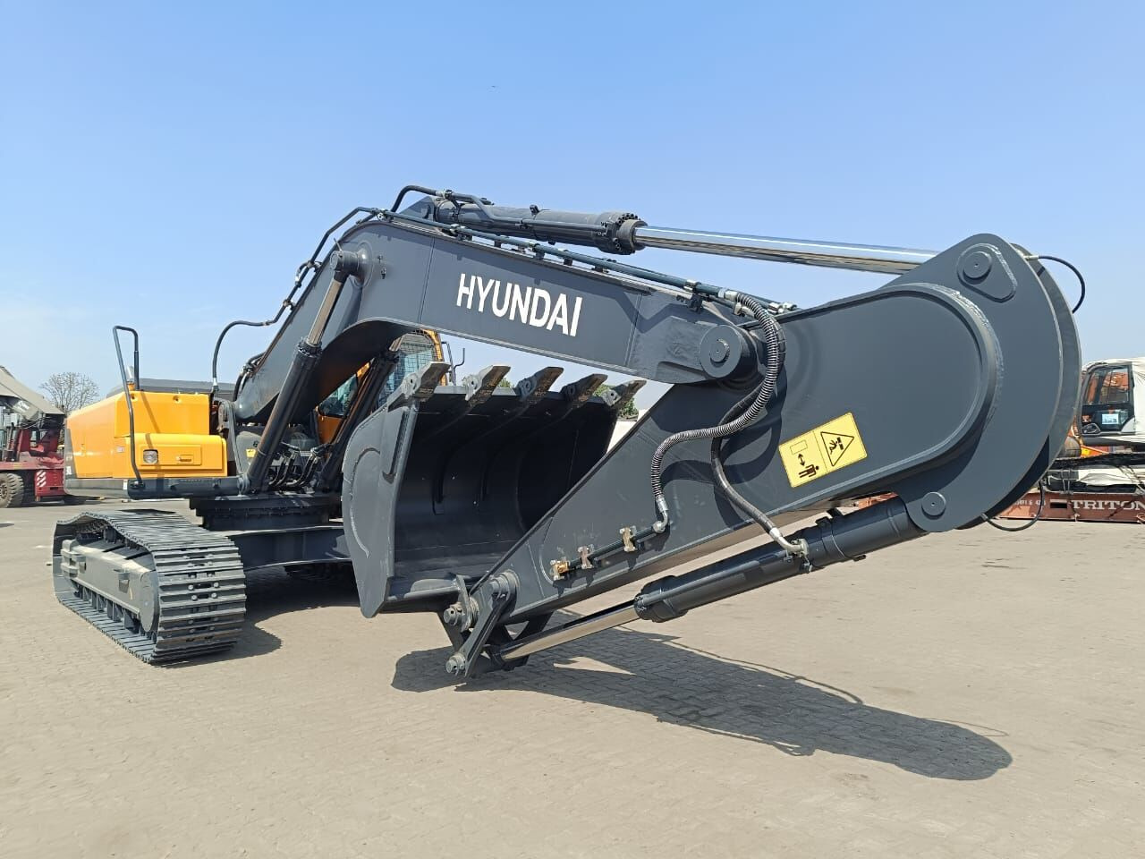 New Hyundai R340 tracked excavator - Máy xúc bánh xích: hình 4 New Hyundai R340 tracked excavator - Máy xúc bánh xích: hình 4