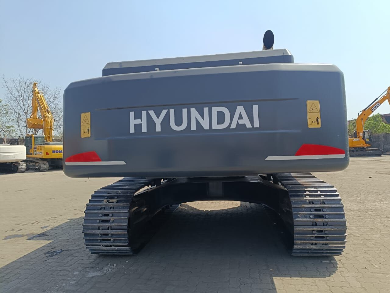 New Hyundai R340 tracked excavator - Máy xúc bánh xích: hình 2 New Hyundai R340 tracked excavator - Máy xúc bánh xích: hình 2