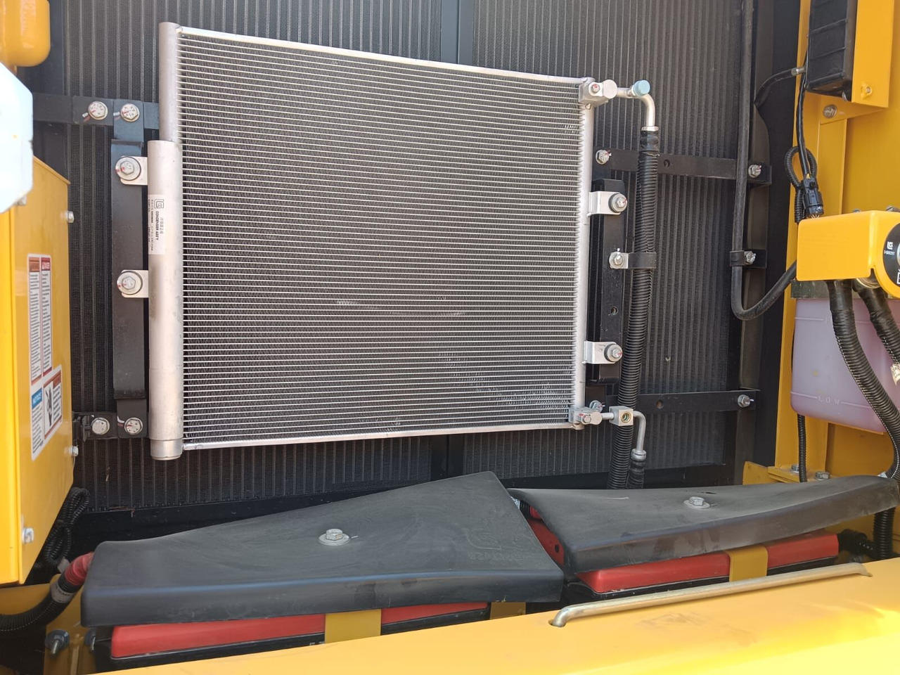 New LiuGong 925E tracked excavator - Máy xúc bánh xích: hình 2 New LiuGong 925E tracked excavator - Máy xúc bánh xích: hình 2