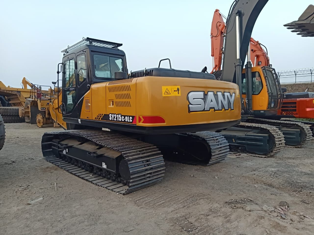 New Sany SY 215 MITSUBISHI ENGINE tracked excavator - Máy xúc bánh xích: hình 1 New Sany SY 215 MITSUBISHI ENGINE tracked excavator - Máy xúc bánh xích: hình 1