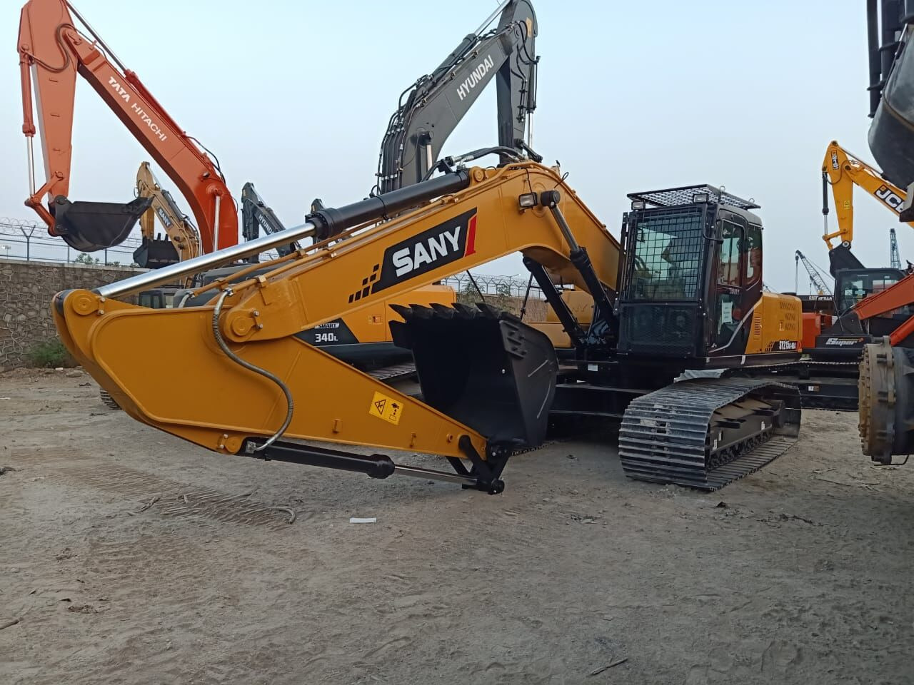 New Sany SY 215 MITSUBISHI ENGINE tracked excavator - Máy xúc bánh xích: hình 5 New Sany SY 215 MITSUBISHI ENGINE tracked excavator - Máy xúc bánh xích: hình 5