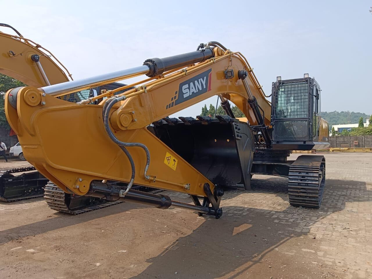 New Sany SY 350 tracked excavator - Máy xúc bánh xích: hình 1 New Sany SY 350 tracked excavator - Máy xúc bánh xích: hình 1