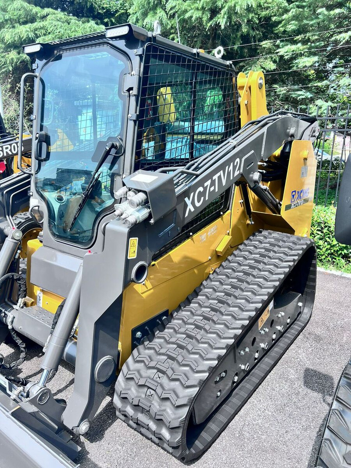 New XCMG XC7-SR08 compact track loader - Máy xúc lật mini bánh xích: hình 5 New XCMG XC7-SR08 compact track loader - Máy xúc lật mini bánh xích: hình 5