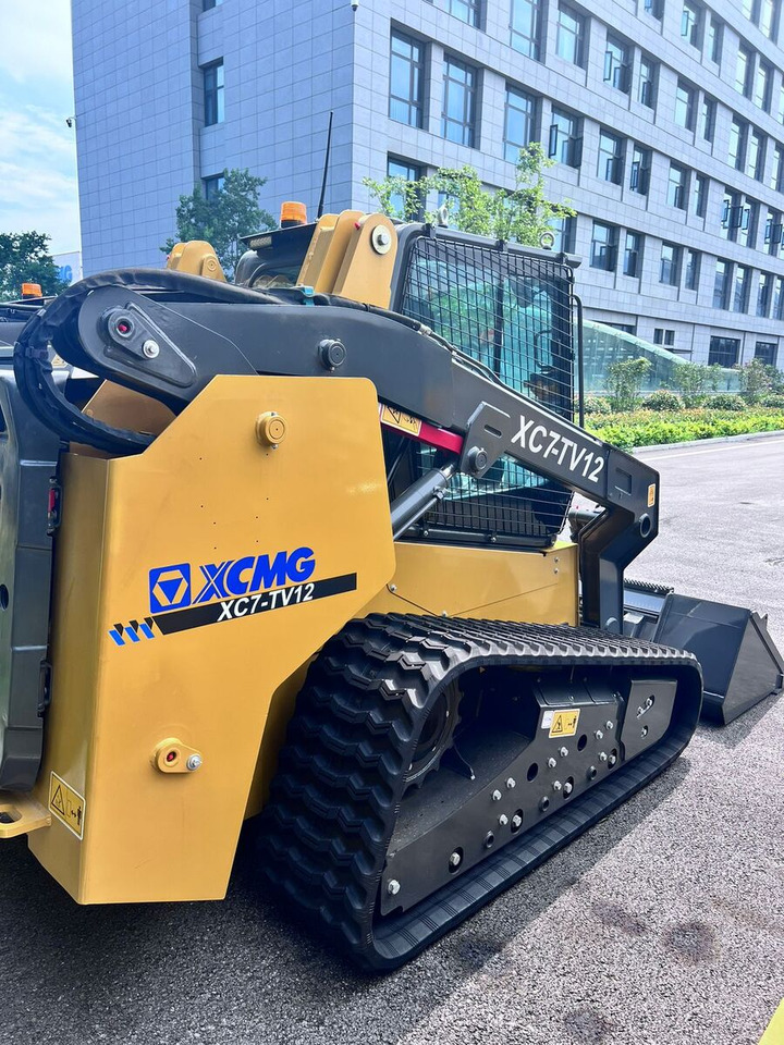 New XCMG XC7-SR08 compact track loader - Máy xúc lật mini bánh xích: hình 3 New XCMG XC7-SR08 compact track loader - Máy xúc lật mini bánh xích: hình 3