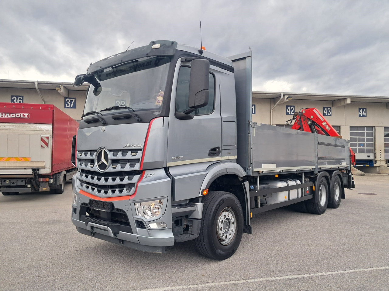 MERCEDES-BENZ AROCS 28.51 | 6x4| Retarder |Kran |Klima | Euro 6 - Xe tải thùng lửng/ Phẳng, Xe cẩu tự hành: hình 1 MERCEDES-BENZ AROCS 28.51 | 6x4| Retarder |Kran |Klima | Euro 6 - Xe tải thùng lửng/ Phẳng, Xe cẩu tự hành: hình 1