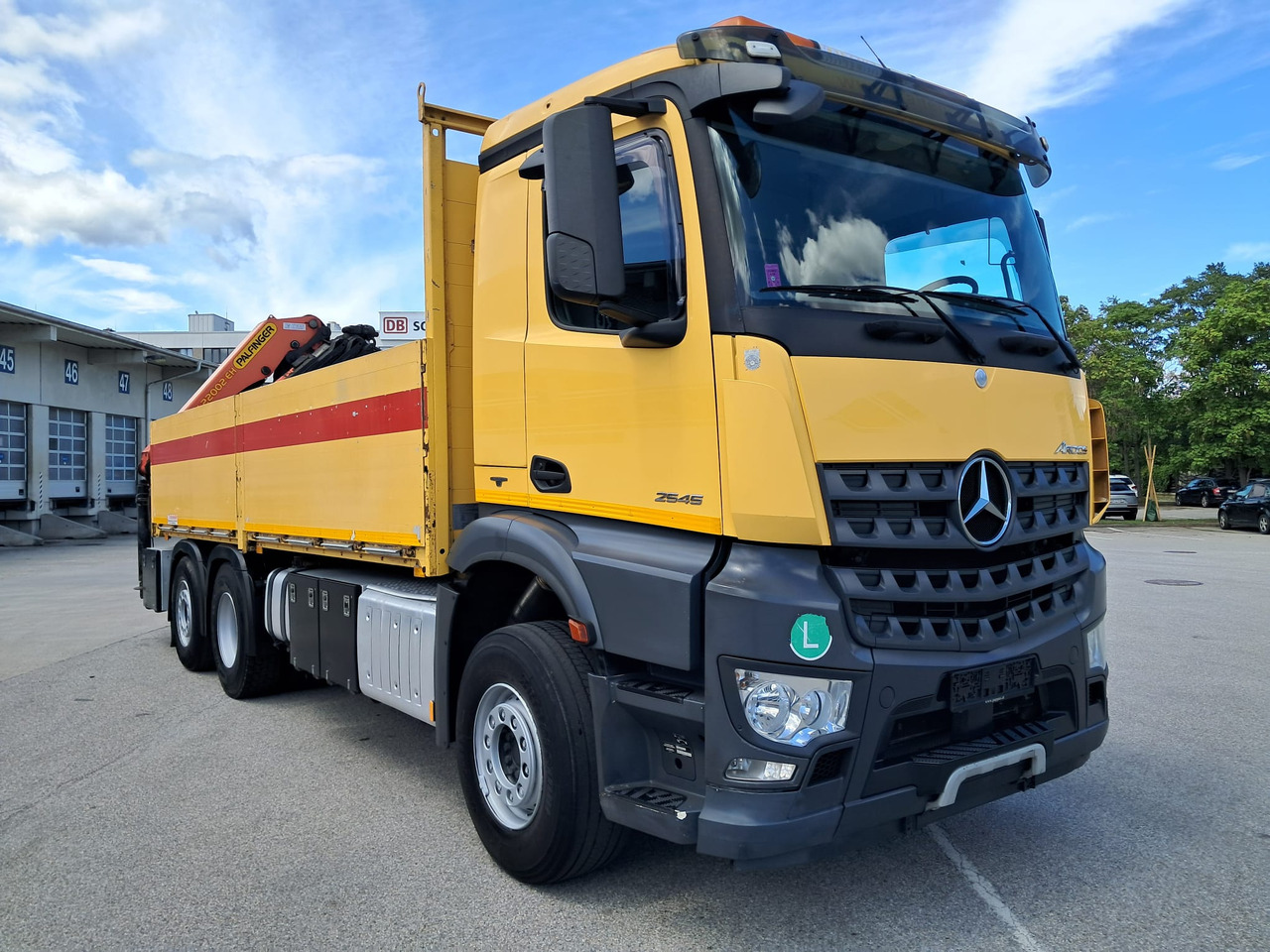 MERCEDES-BENZ Arocs 2545 | Palfinger PK 22002 | Klima | Retarder | Euro 6 - Xe tải thùng lửng/ Phẳng, Xe cẩu tự hành: hình 2 MERCEDES-BENZ Arocs 2545 | Palfinger PK 22002 | Klima | Retarder | Euro 6 - Xe tải thùng lửng/ Phẳng, Xe cẩu tự hành: hình 2