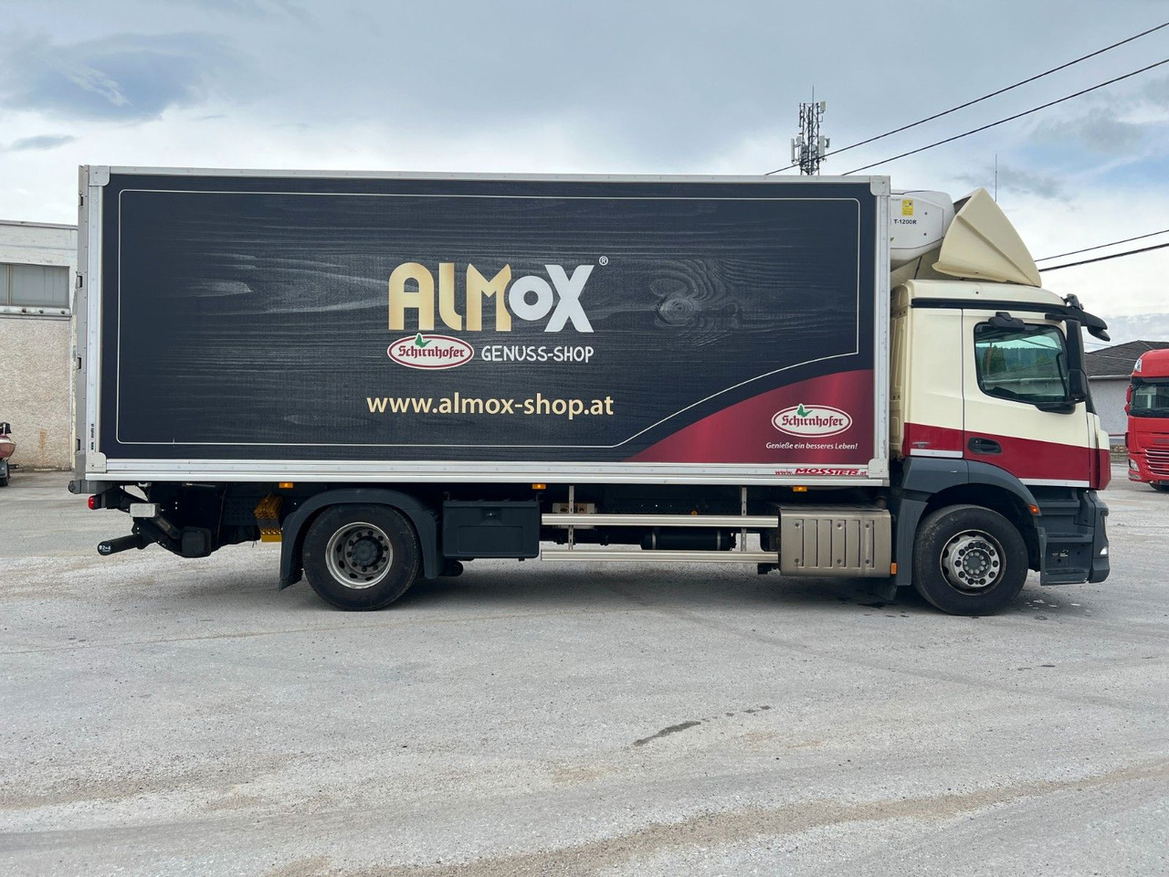 Mercedes-Benz Antos 1833 Kühlkoff LBW | Standheizung | Euro 6 - Xe tải đông lạnh: hình 4 Mercedes-Benz Antos 1833 Kühlkoff LBW | Standheizung | Euro 6 - Xe tải đông lạnh: hình 4