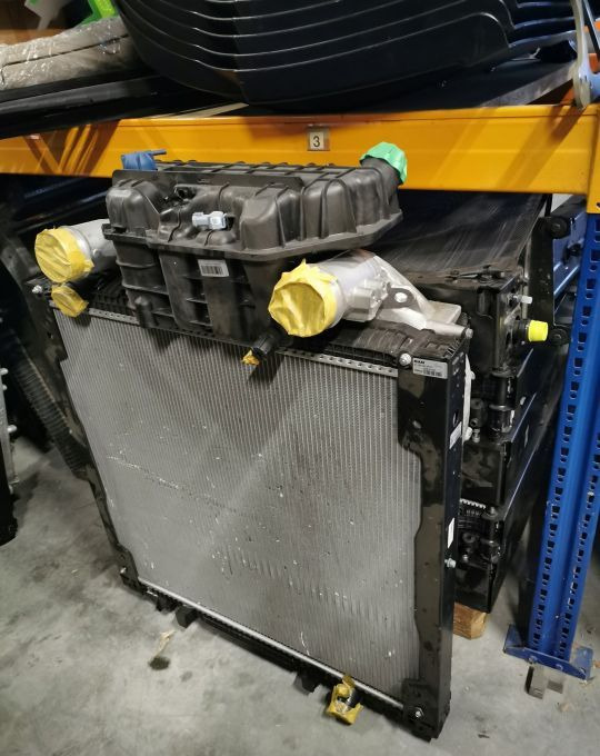 CHŁODNICE MAN TGS NEW MODEL 81.06100-6917 - Bộ tản nhiệt cho Xe tải: hình 2 CHŁODNICE MAN TGS NEW MODEL 81.06100-6917 - Bộ tản nhiệt cho Xe tải: hình 2