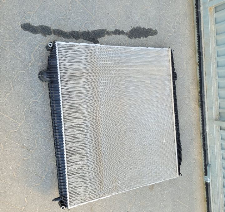 CHLODNIKA WODY MAN TGS E6. MEHLE 81.06101-6787 - Bộ tản nhiệt cho Xe tải: hình 2 CHLODNIKA WODY MAN TGS E6. MEHLE 81.06101-6787 - Bộ tản nhiệt cho Xe tải: hình 2