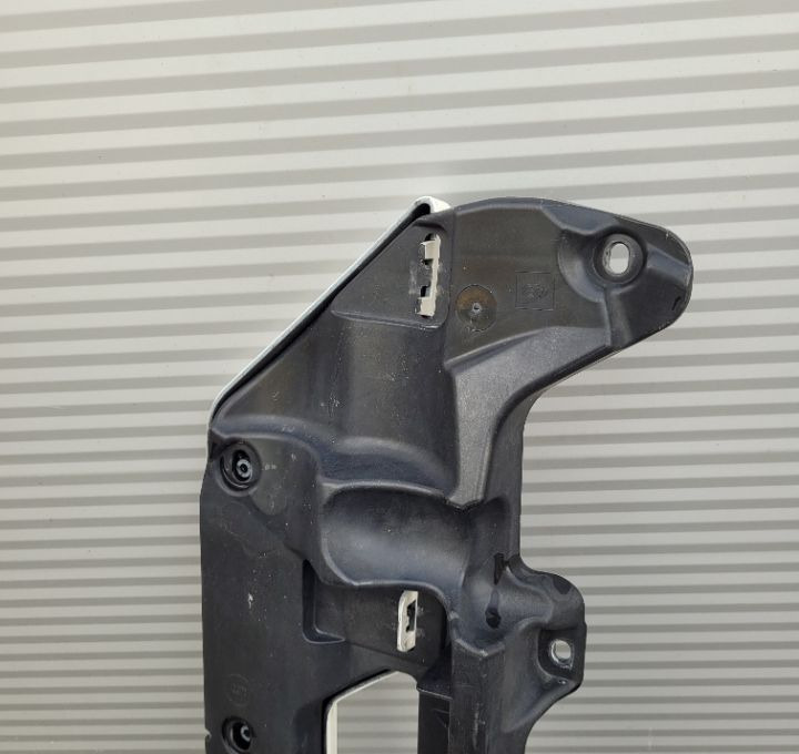 LISTWA GIRILL MAN TGX NM. 81.61140-0053 - Lưới tản nhiệt cho Xe tải: hình 3 LISTWA GIRILL MAN TGX NM. 81.61140-0053 - Lưới tản nhiệt cho Xe tải: hình 3