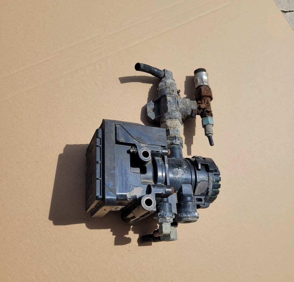 MODULATOR EBS MAN 81.52106.6047 - Phụ tùng phanh cho Xe tải: hình 1 MODULATOR EBS MAN 81.52106.6047 - Phụ tùng phanh cho Xe tải: hình 1