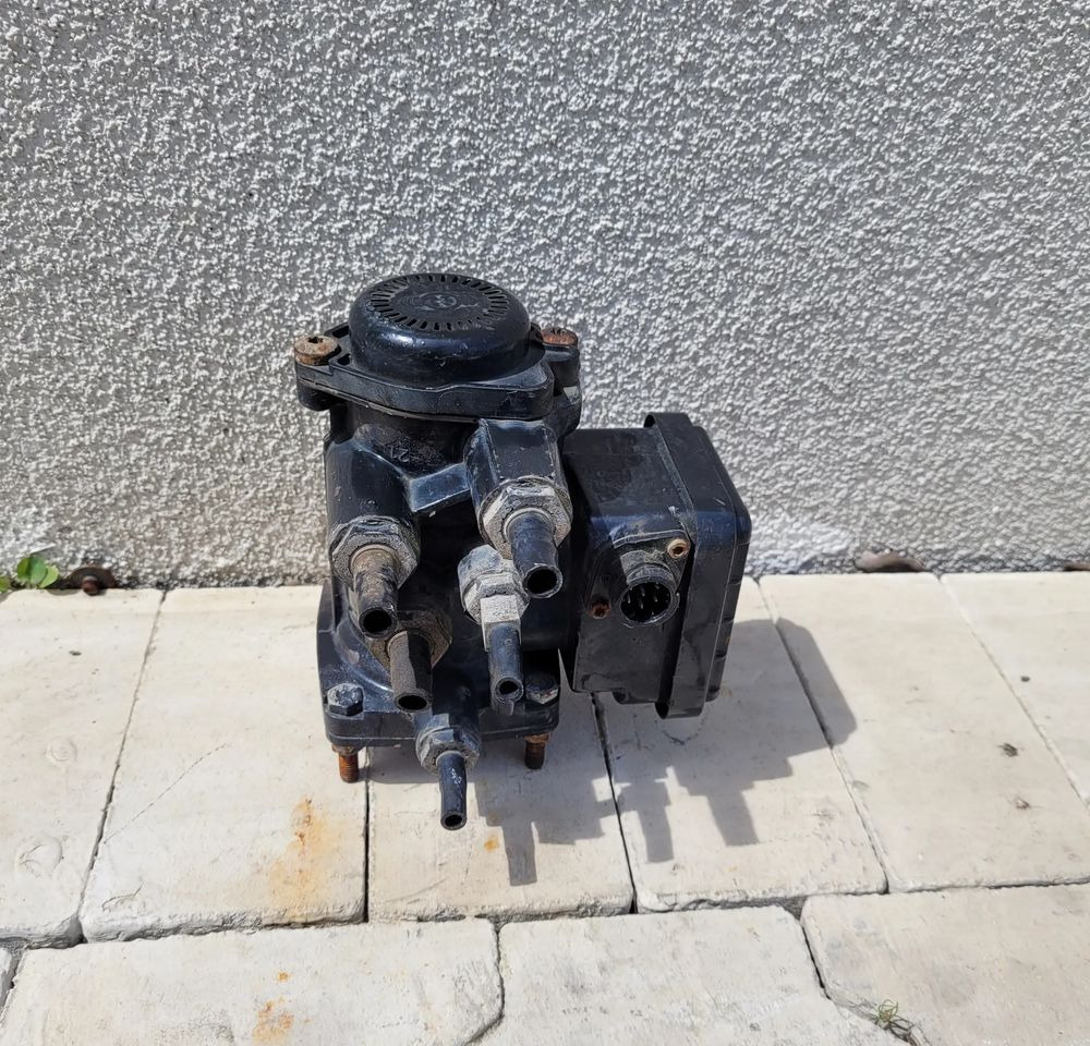 MODULATOR EBS MAN 81.52301.6212 - Phụ tùng phanh cho Xe tải: hình 2 MODULATOR EBS MAN 81.52301.6212 - Phụ tùng phanh cho Xe tải: hình 2