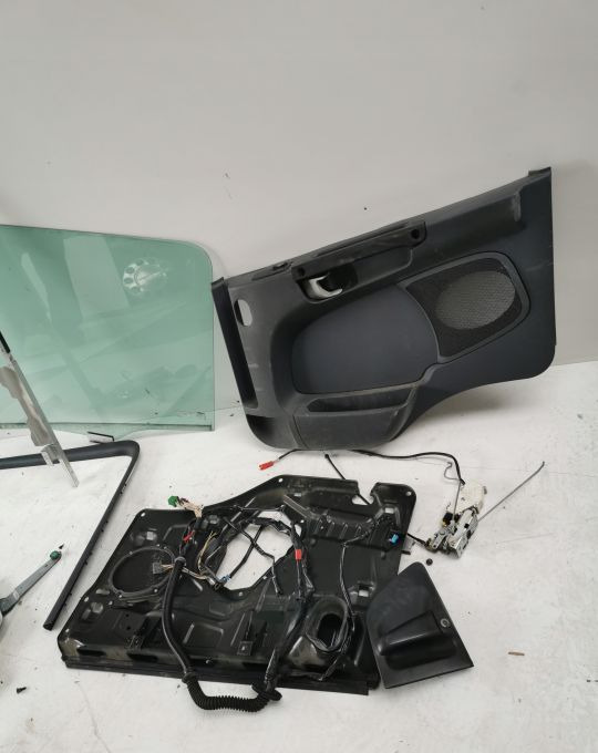 SZYBA TANPICERKA MECHANIZM ZAMEK SCANIA CP PRAWA - Cửa và phụ tùng: hình 2 SZYBA TANPICERKA MECHANIZM ZAMEK SCANIA CP PRAWA - Cửa và phụ tùng: hình 2