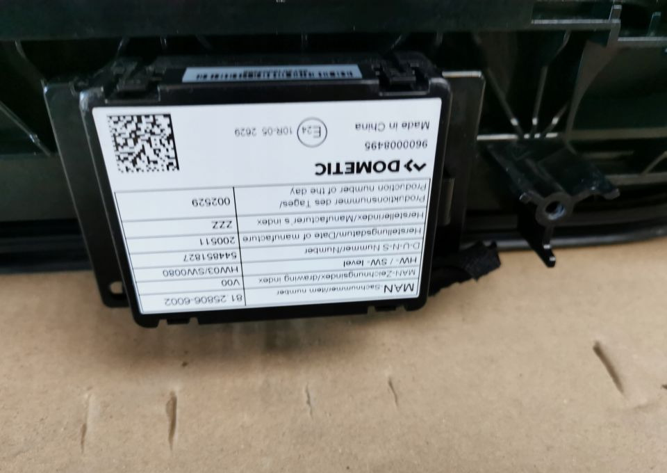 SZYBERDACH MAN TGX TGS ELKTRYCZNY EURO 6 - Thân xe và ngoại thất: hình 2 SZYBERDACH MAN TGX TGS ELKTRYCZNY EURO 6 - Thân xe và ngoại thất: hình 2
