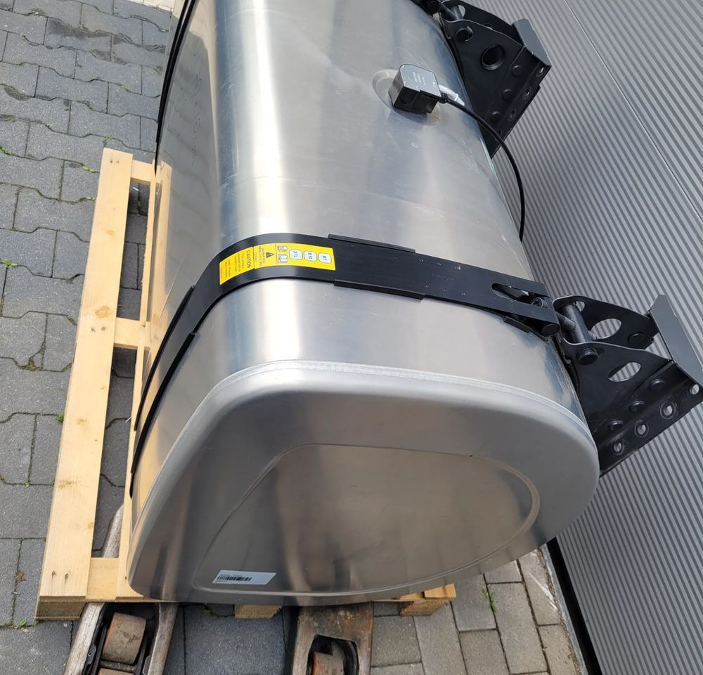 ZBIORNIK PALIWA VOLVO FH4 FH5 GAMA 140X70X70CM 21516453 570L CHWALIM116 - Hệ thống nhiên liệu cho Xe tải: hình 3 ZBIORNIK PALIWA VOLVO FH4 FH5 GAMA 140X70X70CM 21516453 570L CHWALIM116 - Hệ thống nhiên liệu cho Xe tải: hình 3