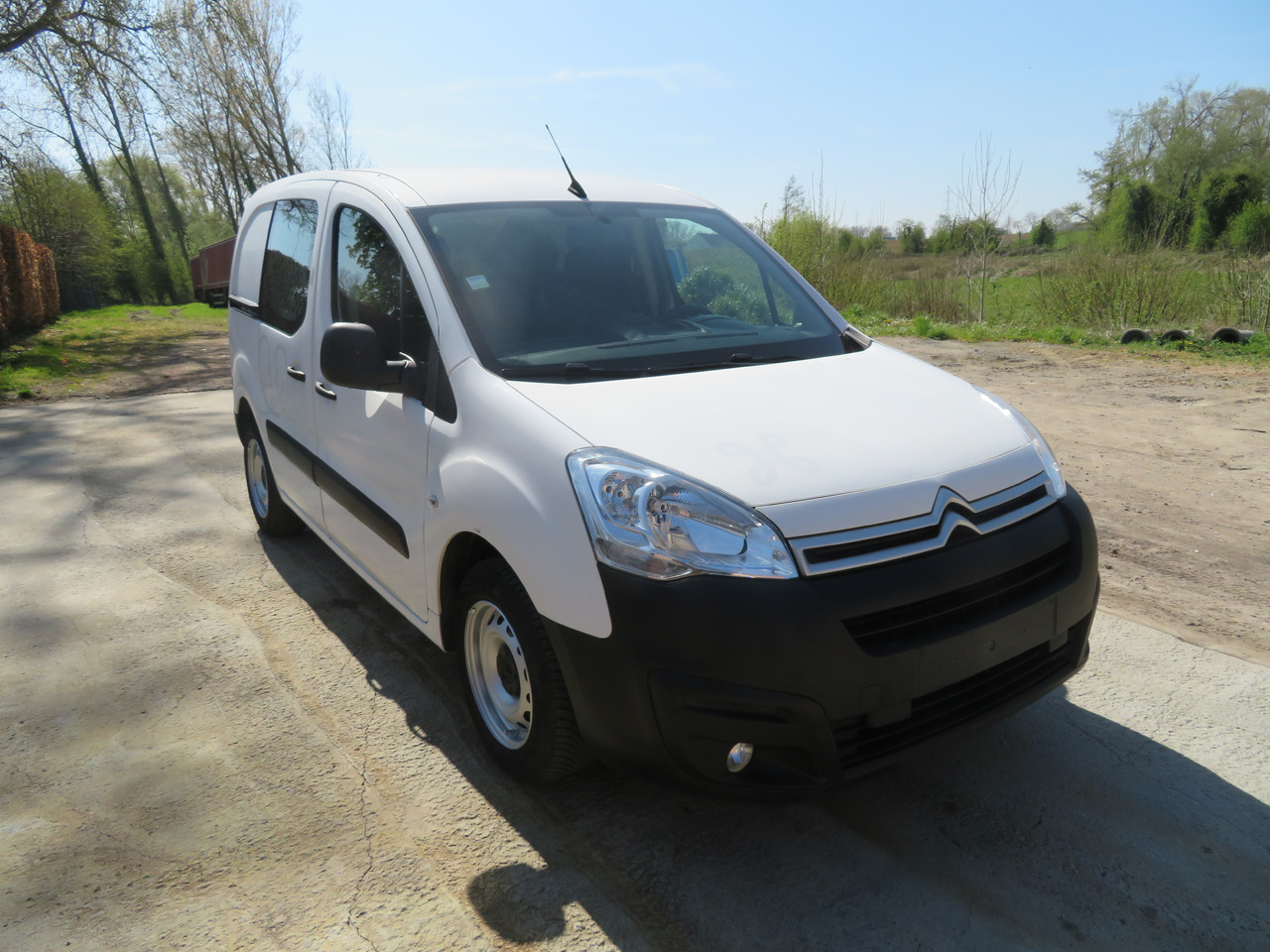 CITROËN Berlingo 1.6 BlueHDi CLUB - Xe van chở hàng: hình 1 CITROËN Berlingo 1.6 BlueHDi CLUB - Xe van chở hàng: hình 1