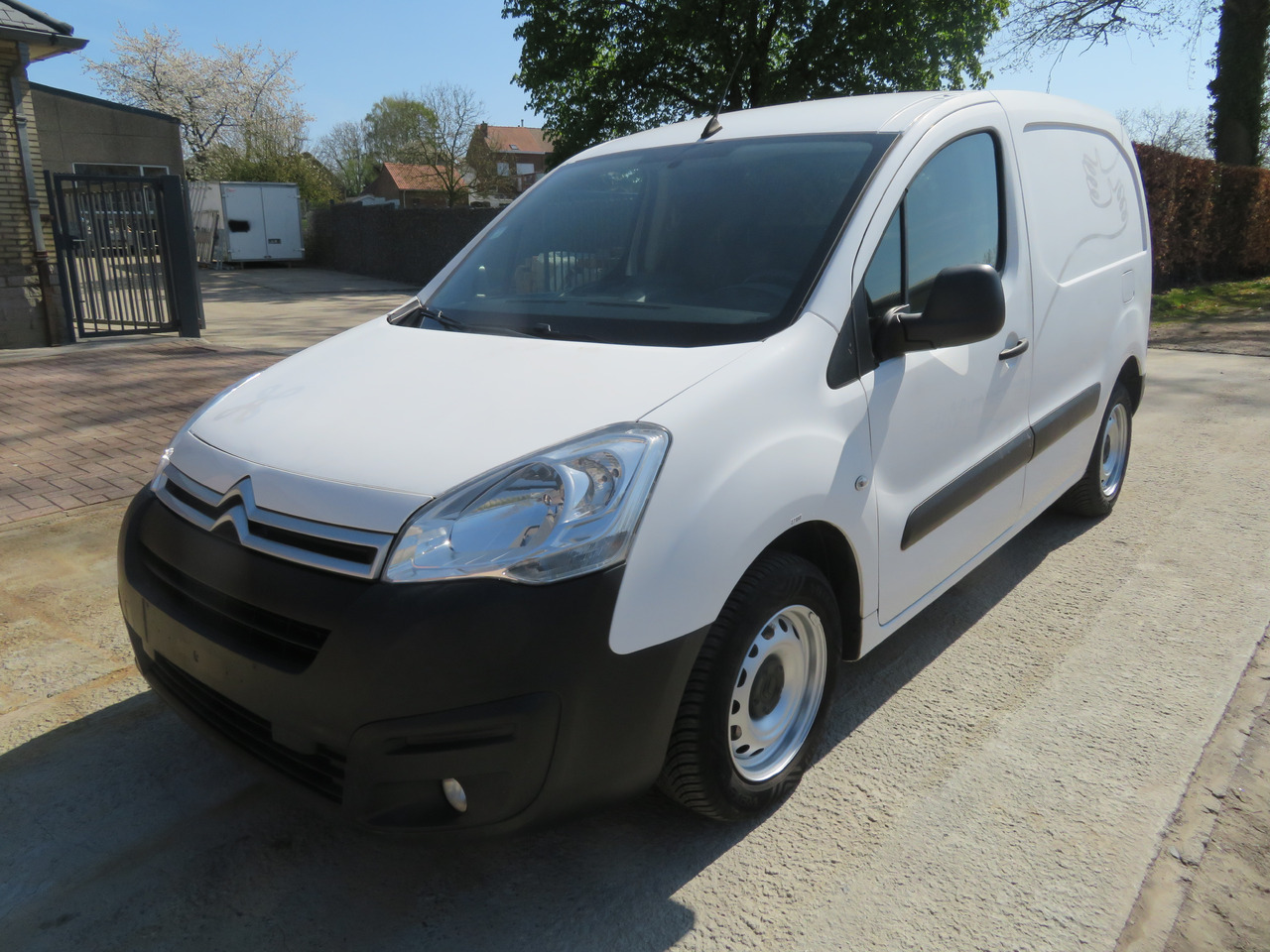 CITROËN Berlingo 1.6 BlueHDi CLUB - Xe van chở hàng: hình 3 CITROËN Berlingo 1.6 BlueHDi CLUB - Xe van chở hàng: hình 3