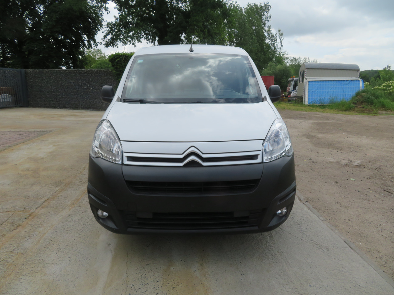 CITROËN Berlingo 1.6 BlueHDi CLUB - Xe van chở hàng: hình 2 CITROËN Berlingo 1.6 BlueHDi CLUB - Xe van chở hàng: hình 2