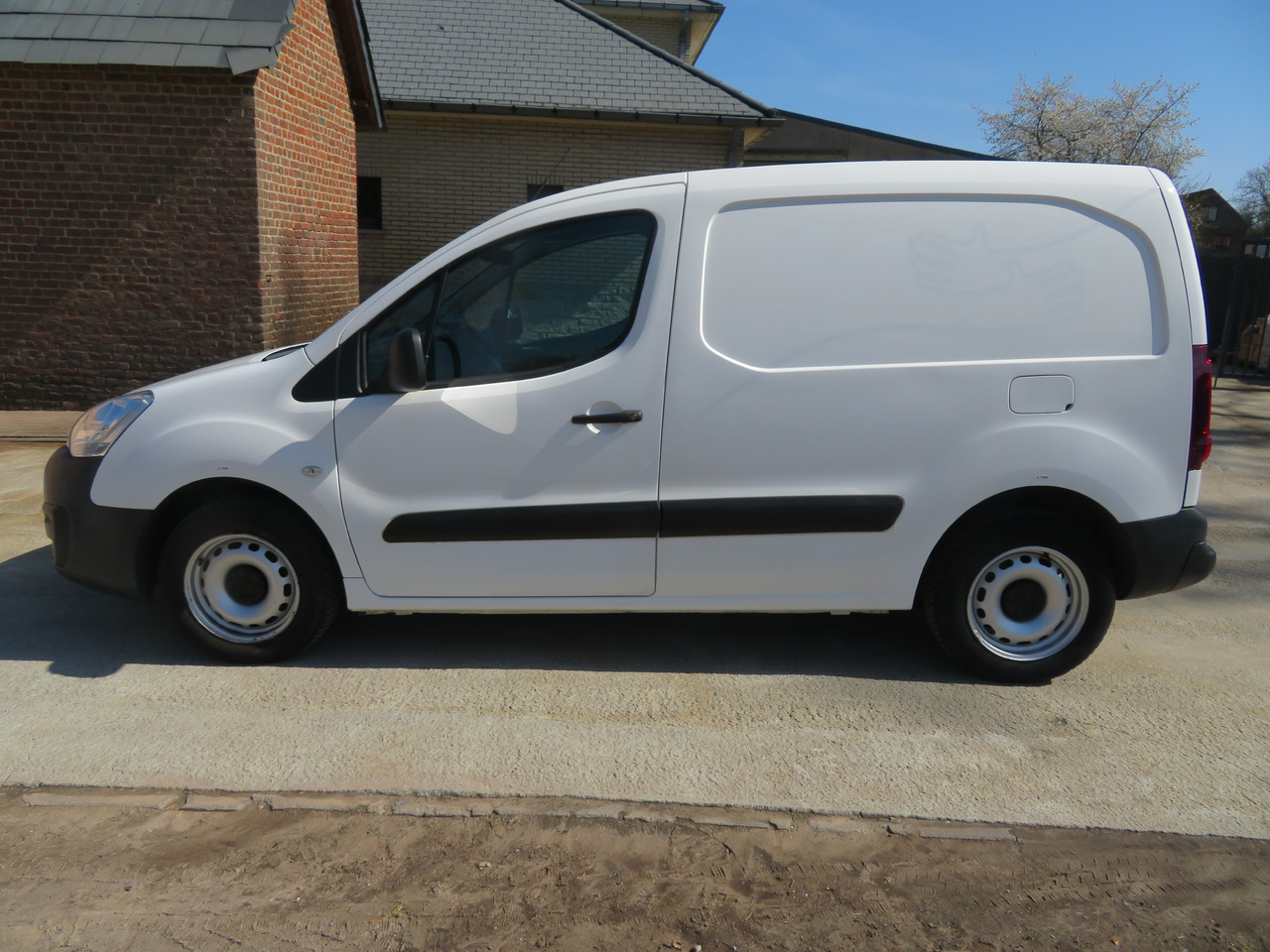 CITROËN Berlingo 1.6 BlueHDi CLUB - Xe van chở hàng: hình 4 CITROËN Berlingo 1.6 BlueHDi CLUB - Xe van chở hàng: hình 4