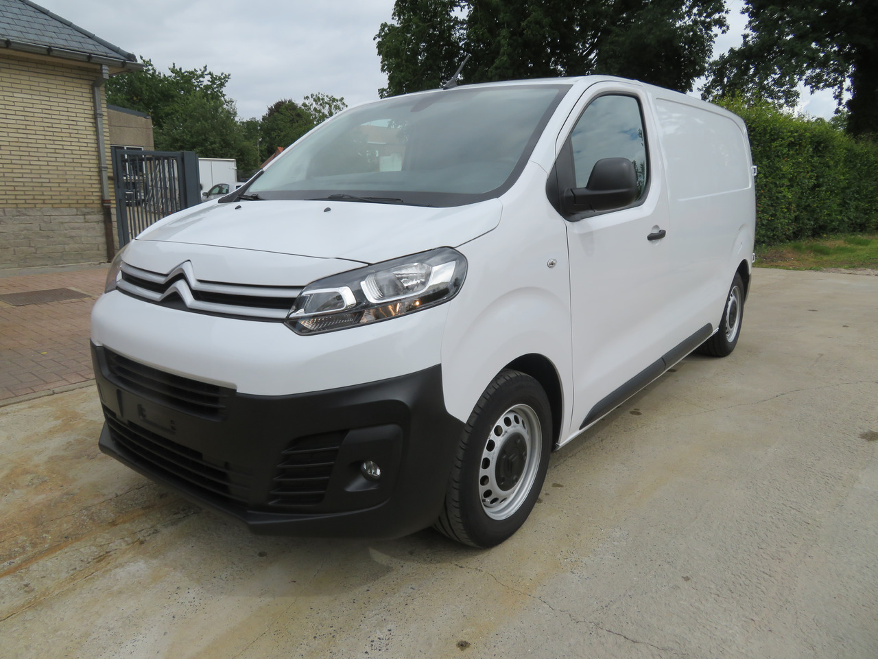 CITROËN Jumpy Club - 1.5 BlueHDi - Xe van nhỏ gọn: hình 3 CITROËN Jumpy Club - 1.5 BlueHDi - Xe van nhỏ gọn: hình 3
