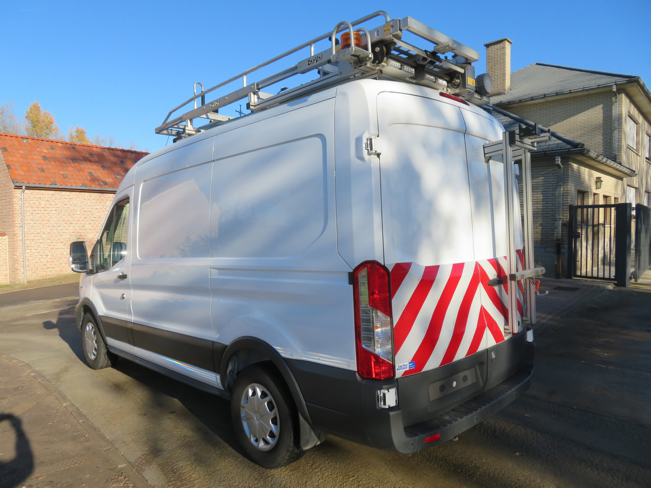 Ford Transit 2.0TDCi - L2H2 - Xe van chở hàng: hình 5 Ford Transit 2.0TDCi - L2H2 - Xe van chở hàng: hình 5