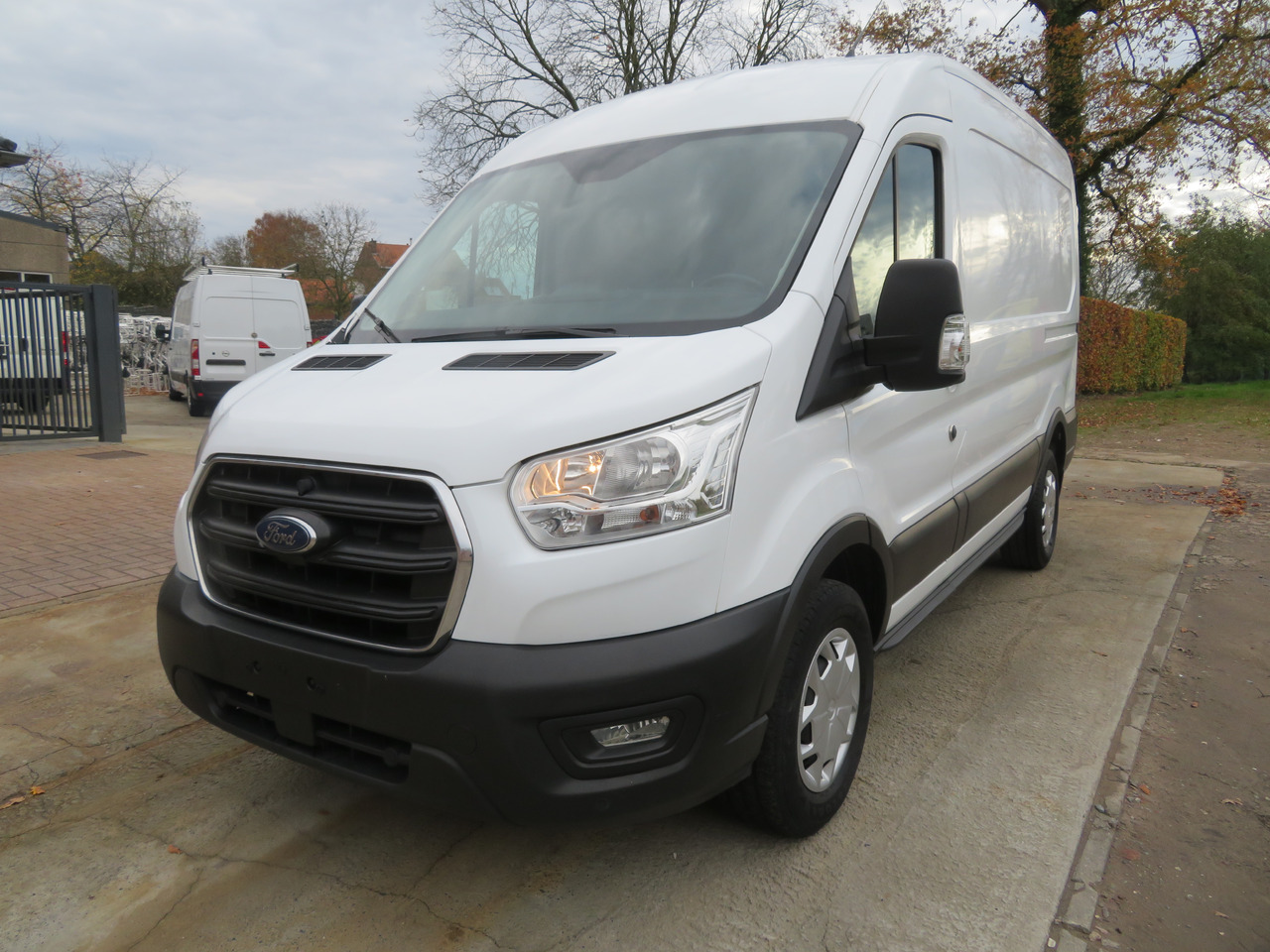 Ford Transit 2.0TDCi TREND - L2H2 - Xe van chở hàng: hình 3 Ford Transit 2.0TDCi TREND - L2H2 - Xe van chở hàng: hình 3