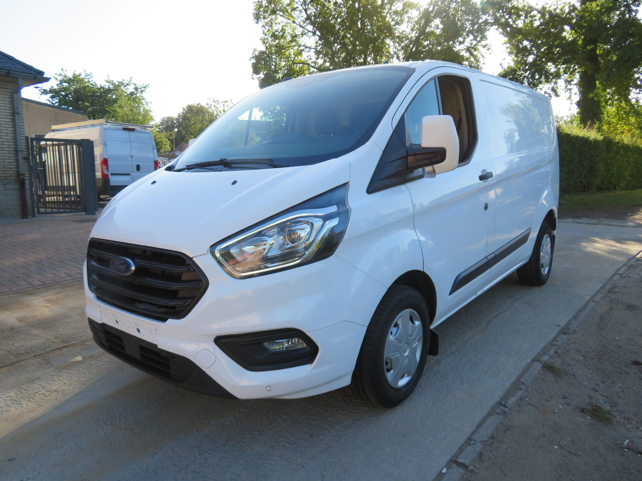 Ford Transit Custom 2.0 Trend - Xe van nhỏ gọn: hình 3 Ford Transit Custom 2.0 Trend - Xe van nhỏ gọn: hình 3