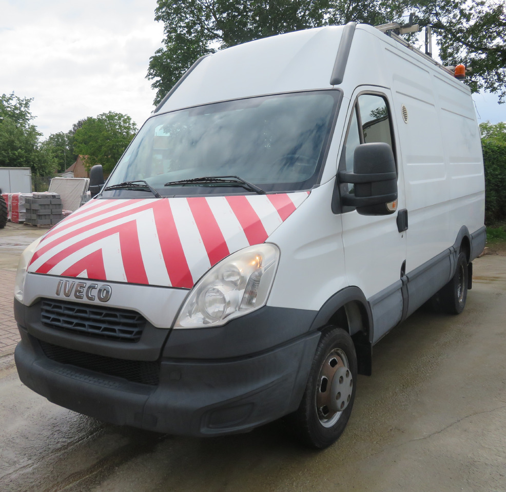 Iveco Daily 50C15 - Xe van chở hàng: hình 4 Iveco Daily 50C15 - Xe van chở hàng: hình 4