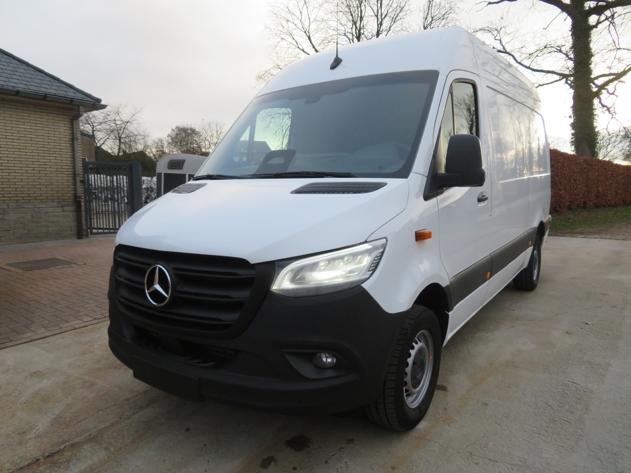 Mercedes-Benz Sprinter 317cdi PRO edition - Xe van chở hàng: hình 3 Mercedes-Benz Sprinter 317cdi PRO edition - Xe van chở hàng: hình 3