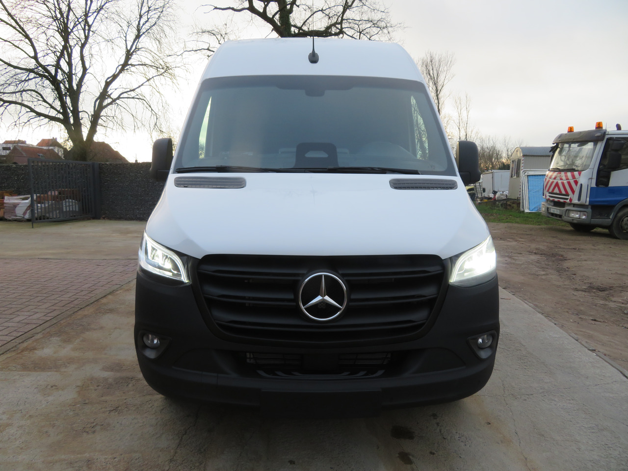 Mercedes-Benz Sprinter 317cdi PRO edition - Xe van chở hàng: hình 2 Mercedes-Benz Sprinter 317cdi PRO edition - Xe van chở hàng: hình 2