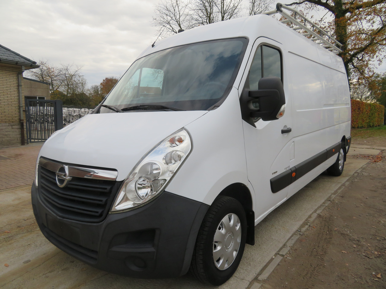 Opel Movano 2.3 CDTI - L3H2 - Xe van chở hàng: hình 3 Opel Movano 2.3 CDTI - L3H2 - Xe van chở hàng: hình 3