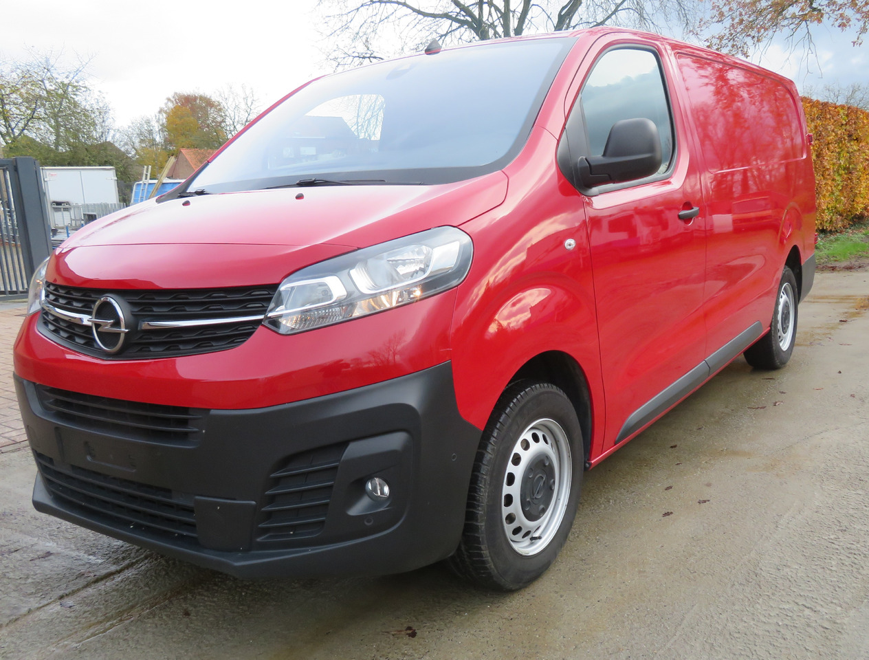 Opel Vivaro 1.5 Blue HDi XL - Xe van nhỏ gọn: hình 3 Opel Vivaro 1.5 Blue HDi XL - Xe van nhỏ gọn: hình 3