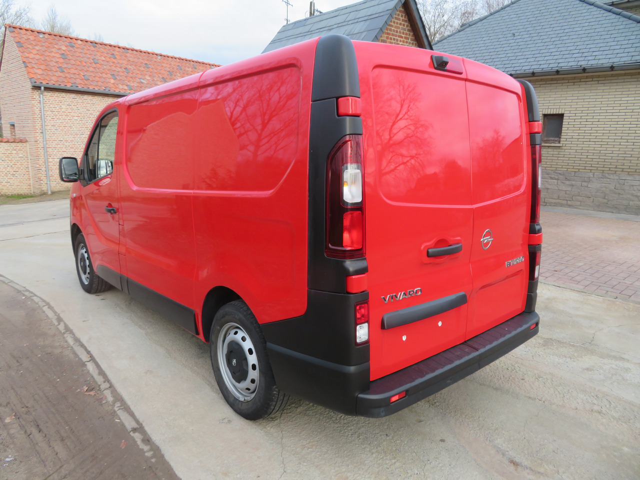 Opel Vivaro 1.6CDTI BI-Turbo - L1H1 - Xe van nhỏ gọn: hình 5 Opel Vivaro 1.6CDTI BI-Turbo - L1H1 - Xe van nhỏ gọn: hình 5