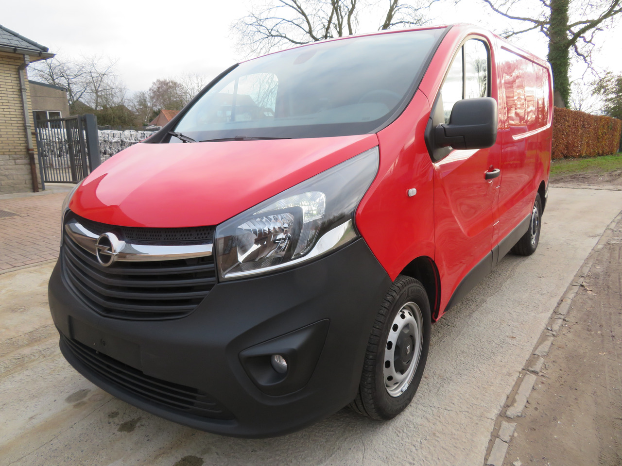 Opel Vivaro 1.6CDTI BI-Turbo - L1H1 - Xe van nhỏ gọn: hình 3 Opel Vivaro 1.6CDTI BI-Turbo - L1H1 - Xe van nhỏ gọn: hình 3