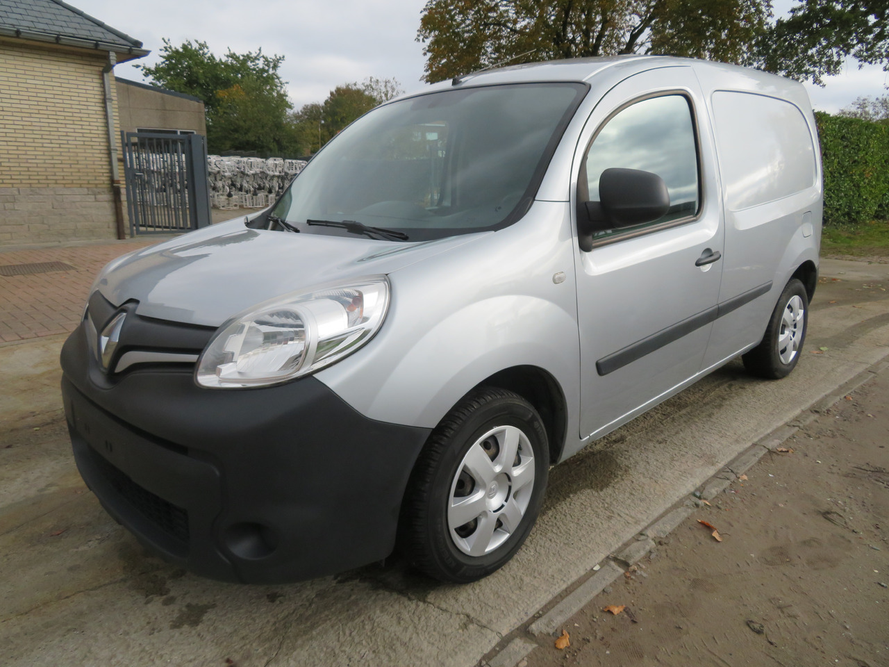 Renault Kangoo 1.5dCi - Xe van nhỏ gọn: hình 3 Renault Kangoo 1.5dCi - Xe van nhỏ gọn: hình 3