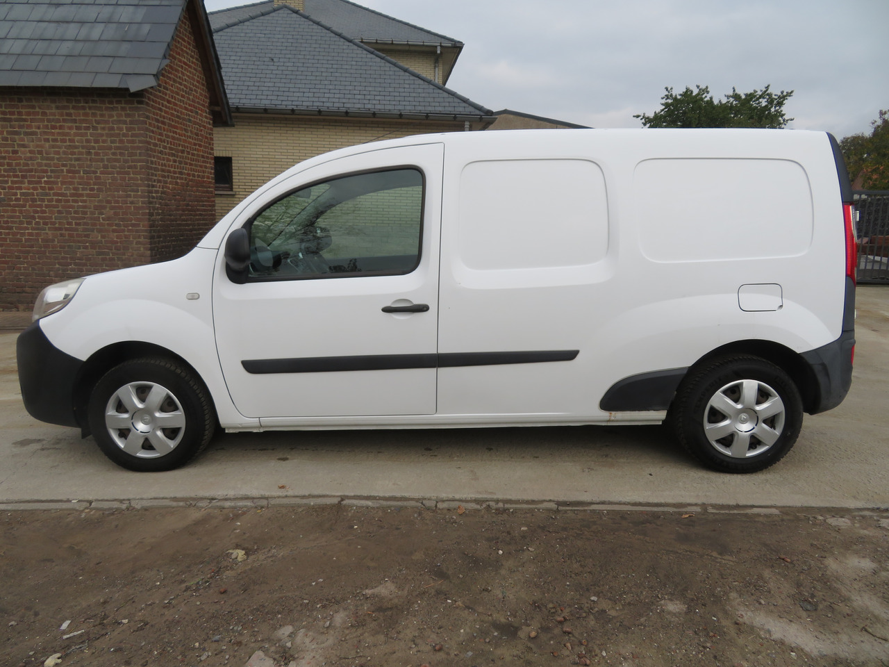 Renault Kangoo MAXI 1.5dCi - Xe van nhỏ gọn: hình 4 Renault Kangoo MAXI 1.5dCi - Xe van nhỏ gọn: hình 4
