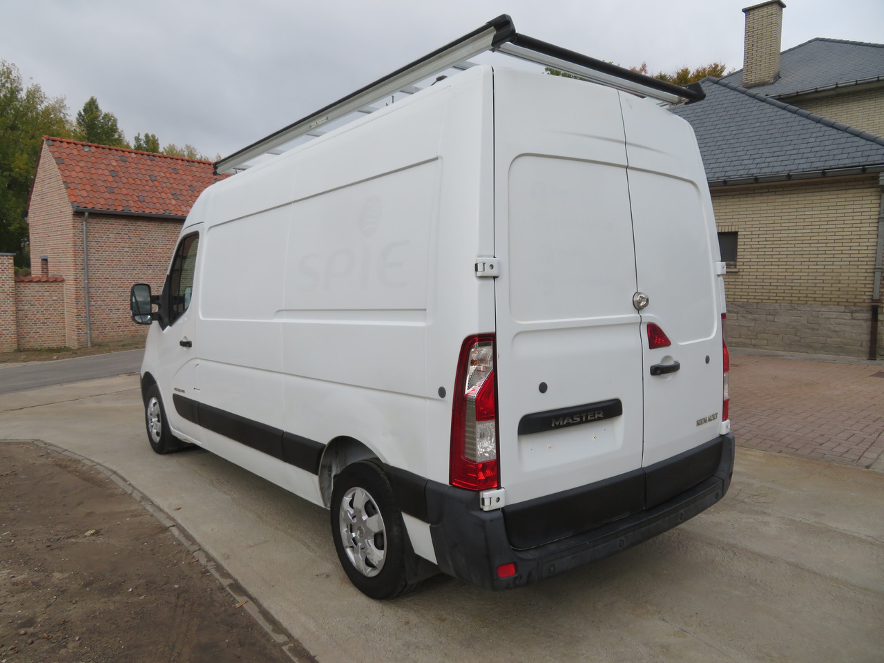 Renault Master 2.3dCi Grand Confort - L2H2 - Xe van chở hàng: hình 4 Renault Master 2.3dCi Grand Confort - L2H2 - Xe van chở hàng: hình 4