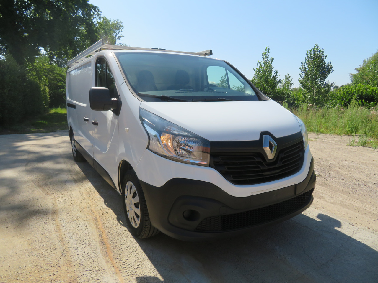 Renault Trafic 1.6dCi Grand Confort - L2H1 - Xe van nhỏ gọn: hình 1 Renault Trafic 1.6dCi Grand Confort - L2H1 - Xe van nhỏ gọn: hình 1