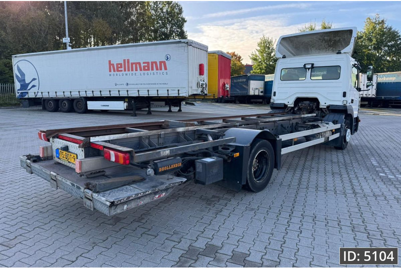 Mercedes-Benz Atego 1318 Day Cab, Euro 6, / BDF / DHOLLANDIA 2000KG - Xe chở container/ Xe tải hoán đổi thân: hình 3 Mercedes-Benz Atego 1318 Day Cab, Euro 6, / BDF / DHOLLANDIA 2000KG - Xe chở container/ Xe tải hoán đổi thân: hình 3