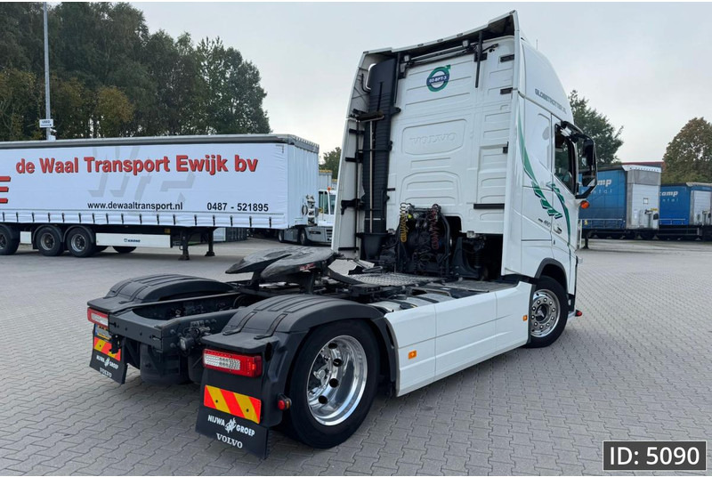 Volvo FH 460 Globetrotter XL, Euro 6, / Like new! / Special interior / Standklima / 2 Tanks - Xe đầu kéo: hình 3 Volvo FH 460 Globetrotter XL, Euro 6, / Like new! / Special interior / Standklima / 2 Tanks - Xe đầu kéo: hình 3