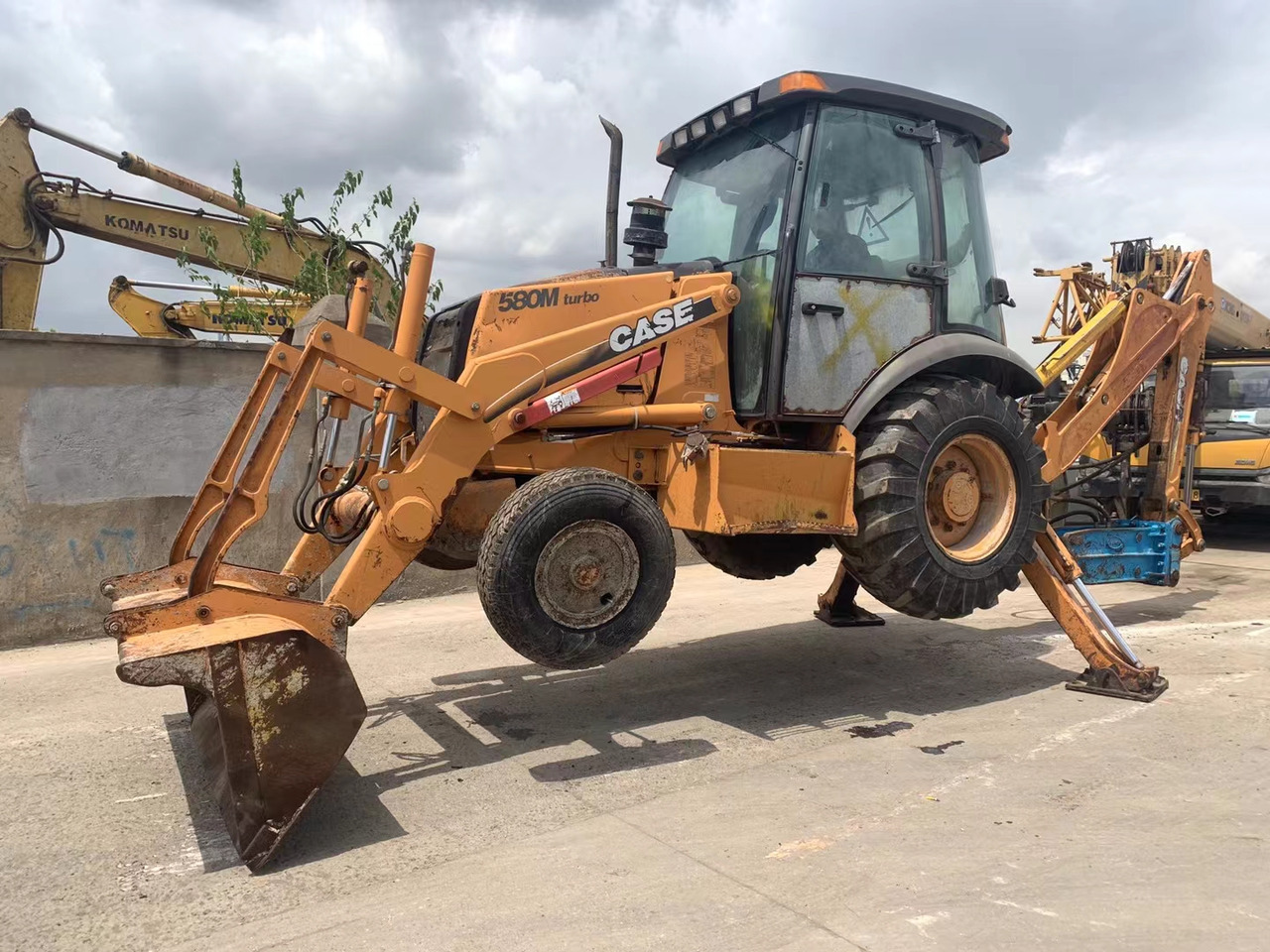 CASE 580M - Máy xúc trước múc sau: hình 1 CASE 580M - Máy xúc trước múc sau: hình 1