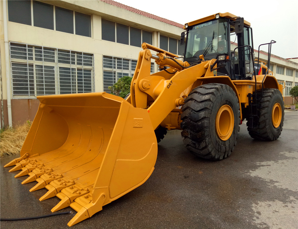 CAT Wheel Loader CAT 980F - Máy xúc lật bánh lốp: hình 2 CAT Wheel Loader CAT 980F - Máy xúc lật bánh lốp: hình 2